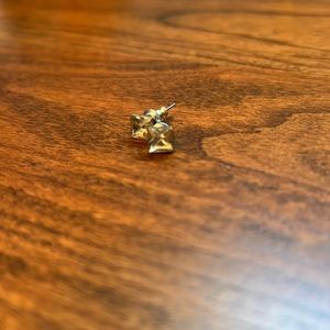 Clear square earrings that have a beautiful reflection.